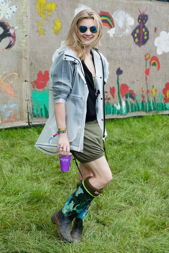Gumicsizma és kukás kabát - avagy inspirálódj te is a Glastonbury fesztiválból -  -  - alexa chung, cara delevingne, fashion, fesztivál 2016, glastonbury, poppy delevingne, 