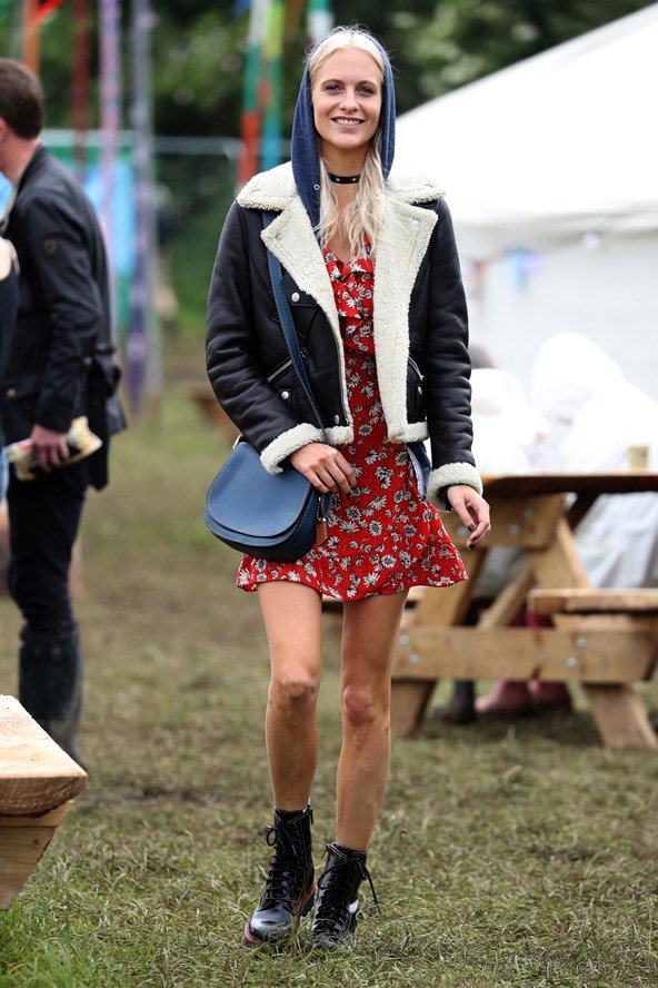 Gumicsizma és kukás kabát - avagy inspirálódj te is a Glastonbury fesztiválból -  -  - alexa chung, cara delevingne, fashion, fesztivál 2016, glastonbury, poppy delevingne, 