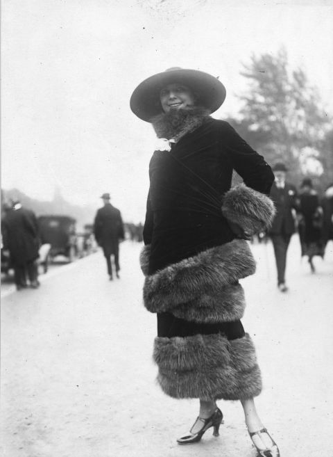 Ezt viselték az emberek, amikor te (meg az anyukád, meg a nagymamád) születtél -  -  - divat, divatos ruhák, divatrend, divattervező, nadrágkosztüm, nadrágkosztümök, stílus, streetstyle, trend, 