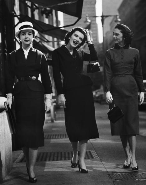 Ezt viselték az emberek, amikor te (meg az anyukád, meg a nagymamád) születtél -  -  - divat, divatos ruhák, divatrend, divattervező, nadrágkosztüm, nadrágkosztümök, stílus, streetstyle, trend, 