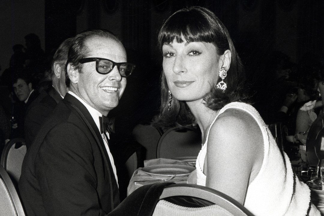 Az Addams Family Morticiája - Anjelica Houston 65 éves -  -  - addams family, anjelica huston, jack nicholson, morticia addams, 