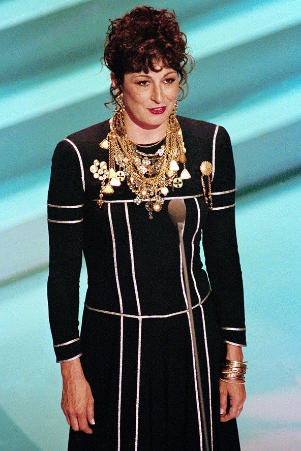 Az Addams Family Morticiája - Anjelica Houston 65 éves -  -  - addams family, anjelica huston, jack nicholson, morticia addams, 