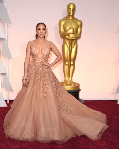 47 fotó a ma 47 éves Jennifer Lopez lehengerlő stílusáról -  -  - chanel, grammy, grammy 2016, grammy awards, grammy díj, jennifer lopez, oscar gála, stílus, versace, zuhair murad, 