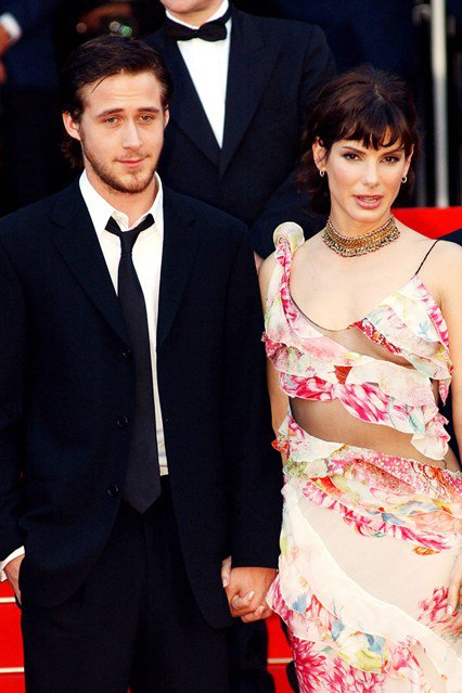 Mindenki kedvence - 52 fotó a ma 52 éves Sandra Bullockról -  -  - alexander mcqueen, celebrity, george clooney, gravitáció, oscar de la renta, ryan gosling, sandra bullock, 