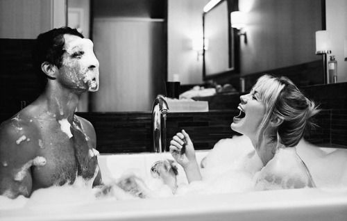 6 randiötlet otthonra olyan pároknak, akik nem szeretnek kimozdulni - A kényeztetés eszközei -  - hétköznapok, otthon, párkapcsolat, 