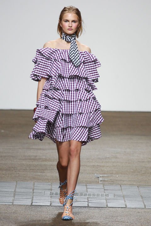 30 ruha, amit látnod kell a London Fashion Weekről -  -  - london, london fashion week, stílus, tavasz/nyár2017, 