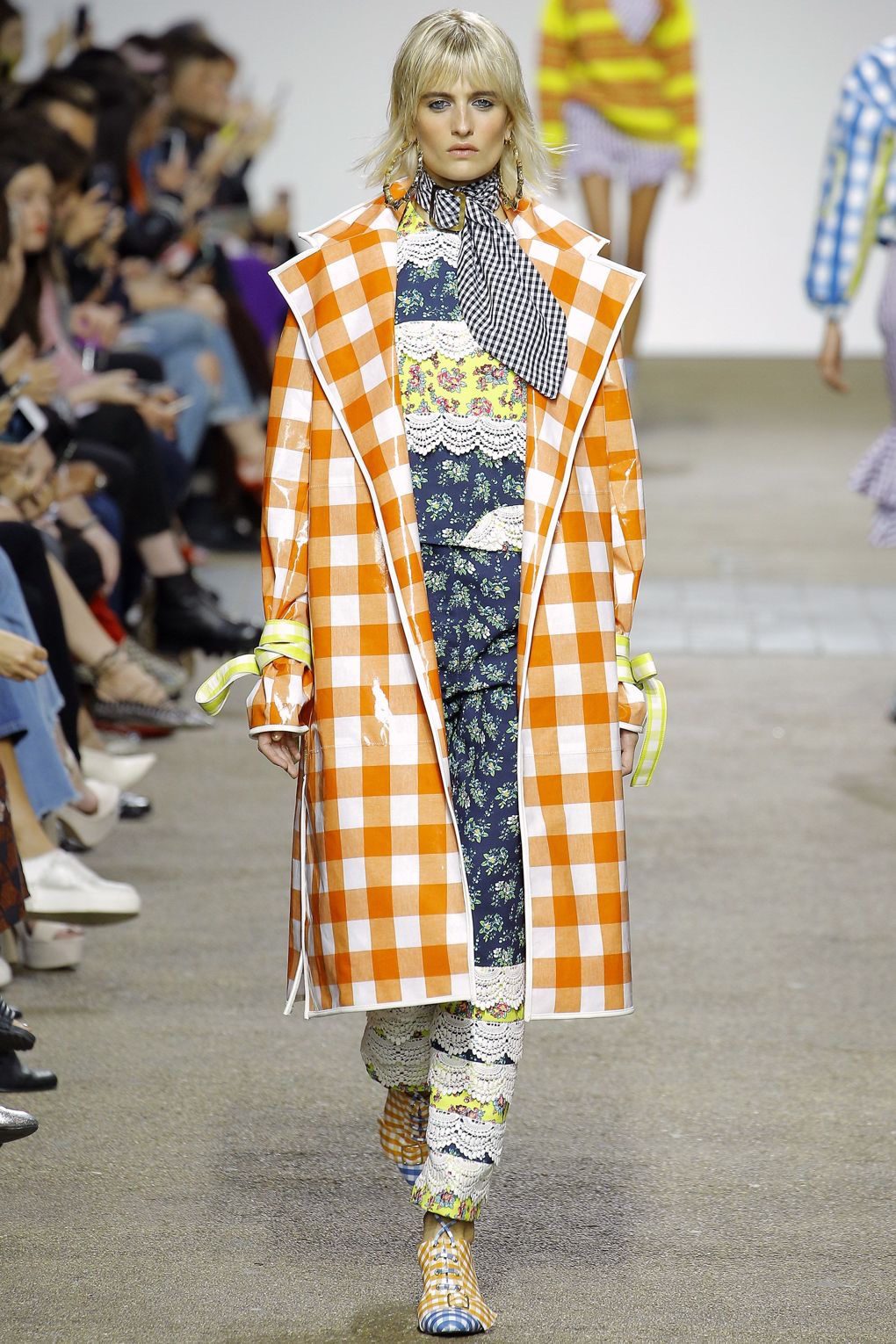 30 ruha, amit látnod kell a London Fashion Weekről -  -  - london, london fashion week, stílus, tavasz/nyár2017, 