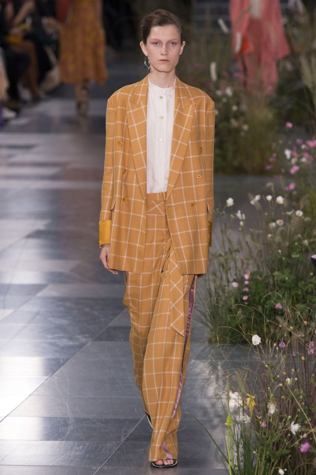 30 ruha, amit látnod kell a London Fashion Weekről -  -  - london, london fashion week, stílus, tavasz/nyár2017, 