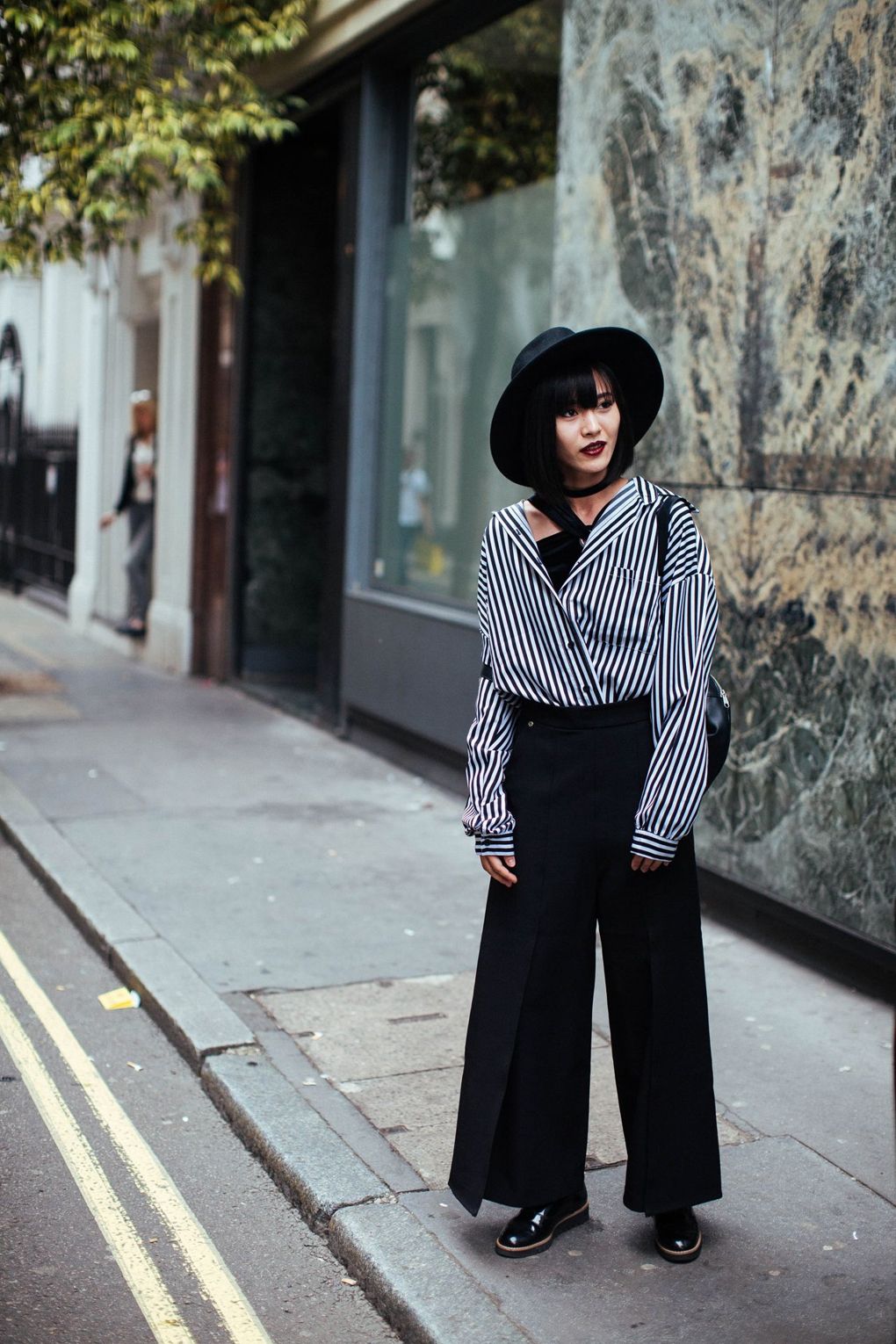 Az ultrasikkes londoniak - London Fashion Week utcai stíluskörkép -  -  - london, londoni divathét, streetstyle at.com, 