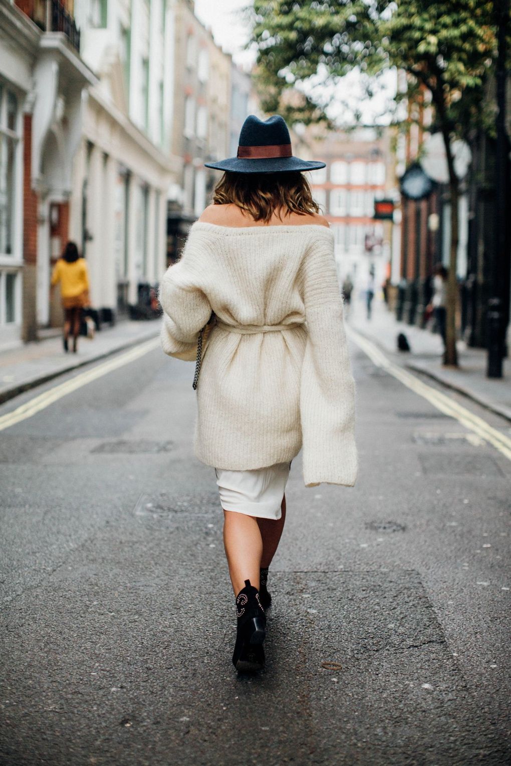 Az ultrasikkes londoniak - London Fashion Week utcai stíluskörkép -  -  - london, londoni divathét, streetstyle at.com, 